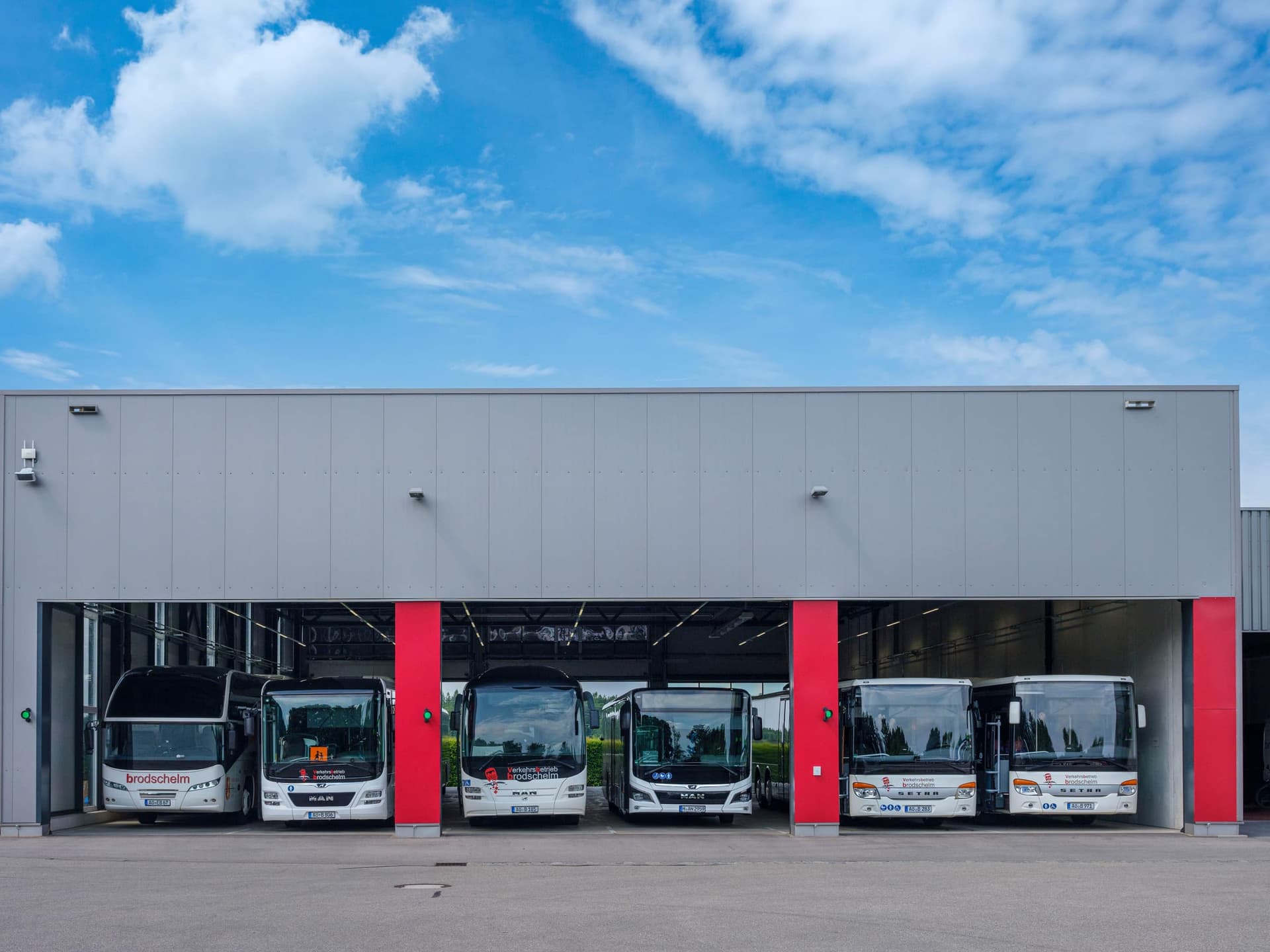 Fuhrpark in der Halle